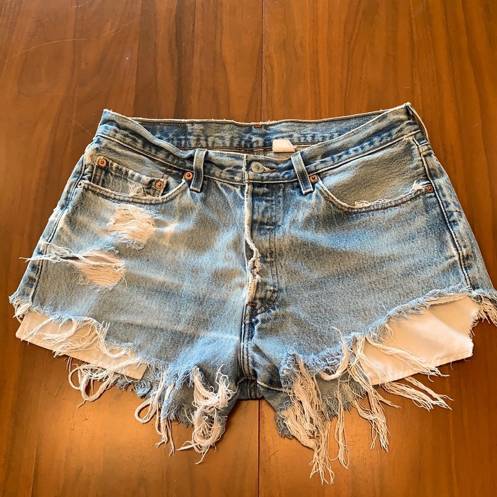 Levi’s Cut Off Shorts
